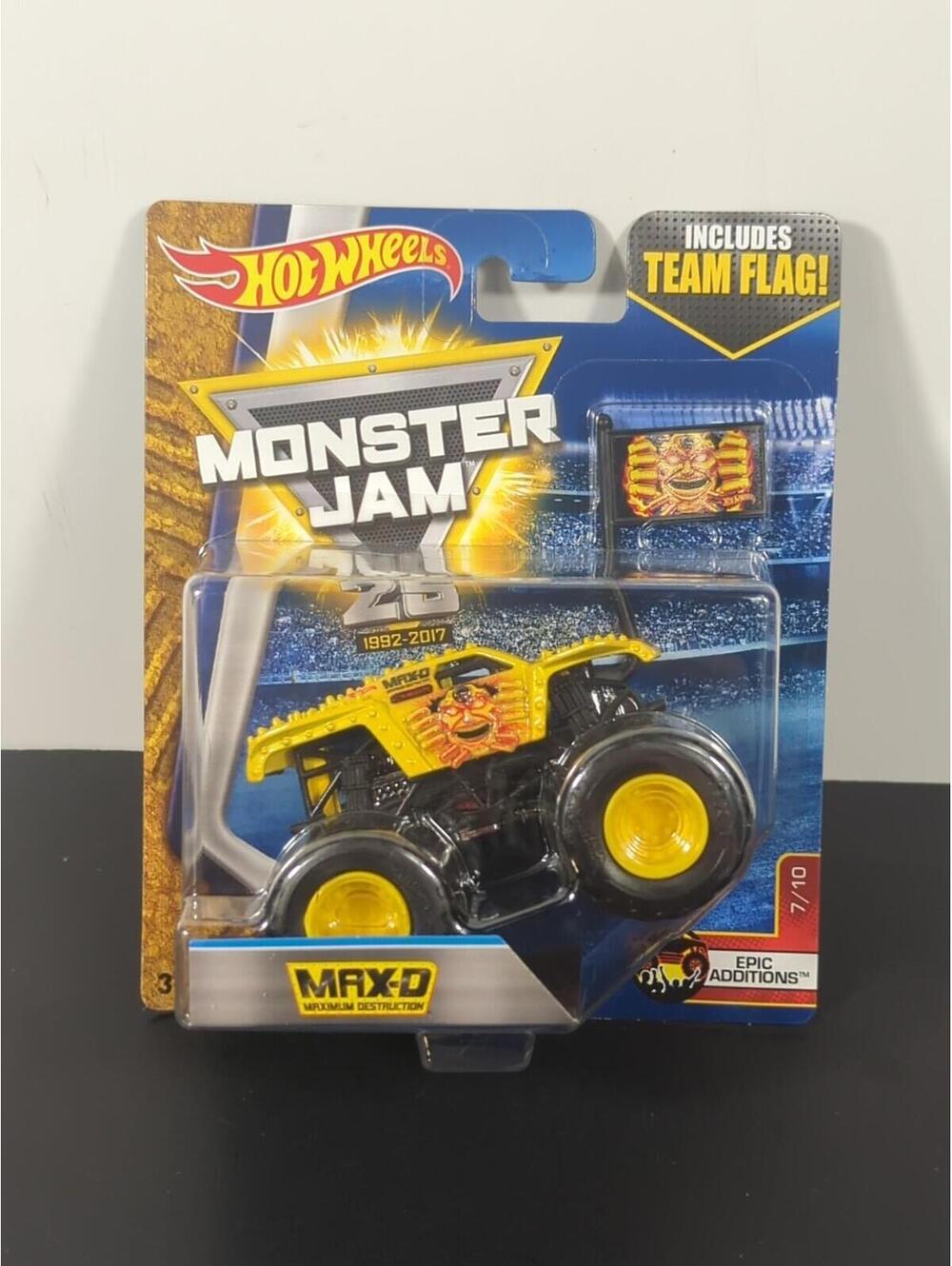 Max D Yellow With Team Flag Hot Wheels MONSTER JAM 1/64 Scale New 2017